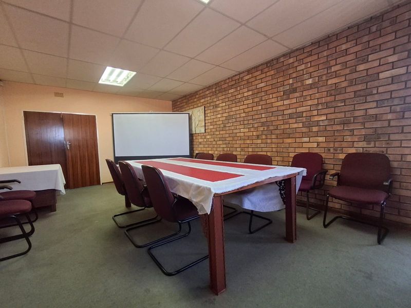 Commercial Office with large basement for Sale in Jeppestown, Johannesburg - Photo 7