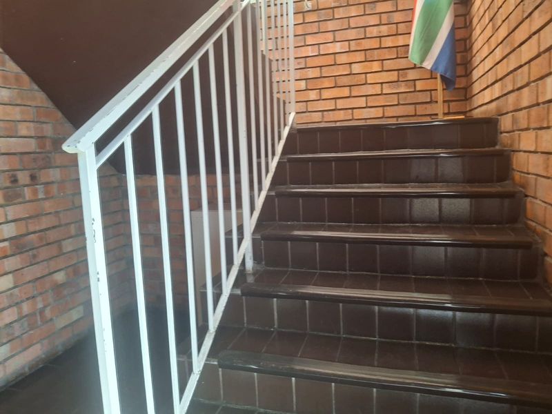 Commercial Office with large basement for Sale in Jeppestown, Johannesburg - Photo 2