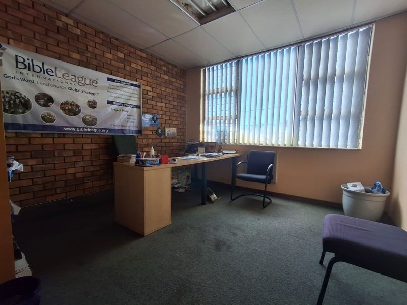 Commercial Office with large basement for Sale in Jeppestown, Johannesburg - Photo 10