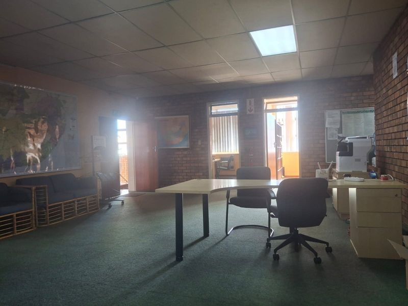 Commercial Office with large basement for Sale in Jeppestown, Johannesburg - Photo 8