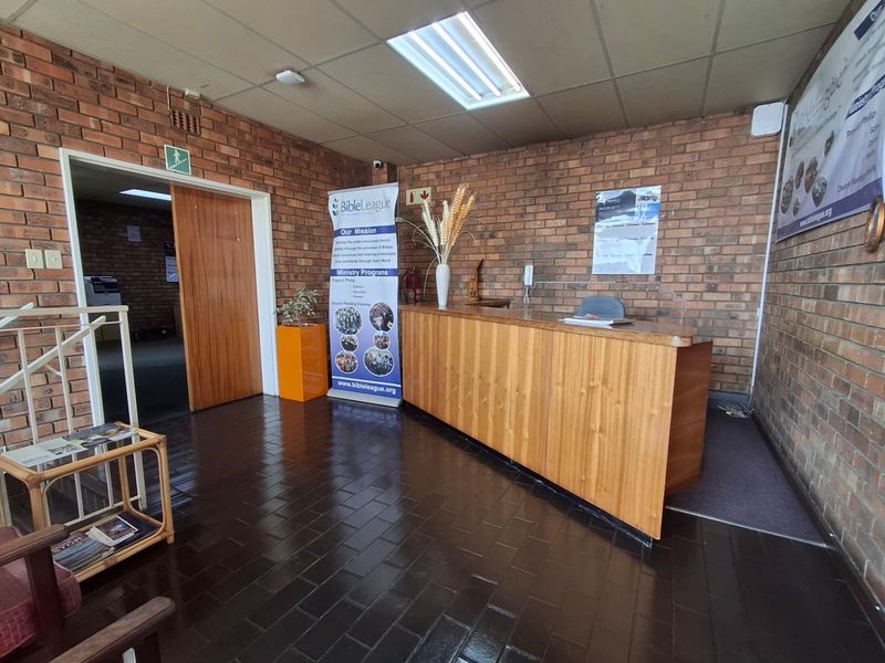 Commercial Office with large basement for Sale in Jeppestown, Johannesburg - Photo 3