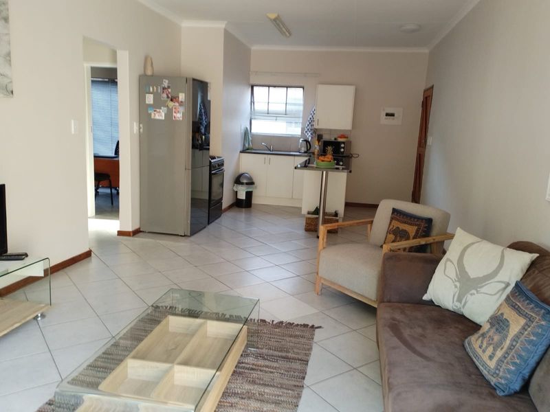 Apartment For Sale in Sunnyridge, Newcastle, KwaZulu Natal - Photo 4
