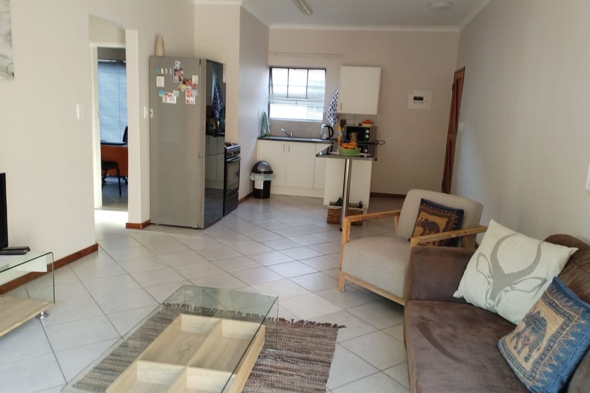 Apartment For Sale in Sunnyridge, Newcastle, KwaZulu Natal - Photo 4