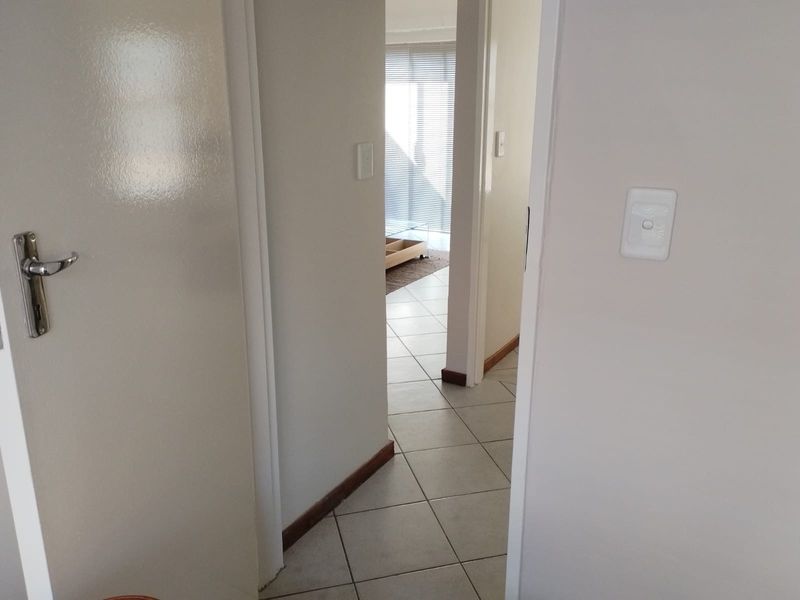 Apartment For Sale in Sunnyridge, Newcastle, KwaZulu Natal - Photo 8