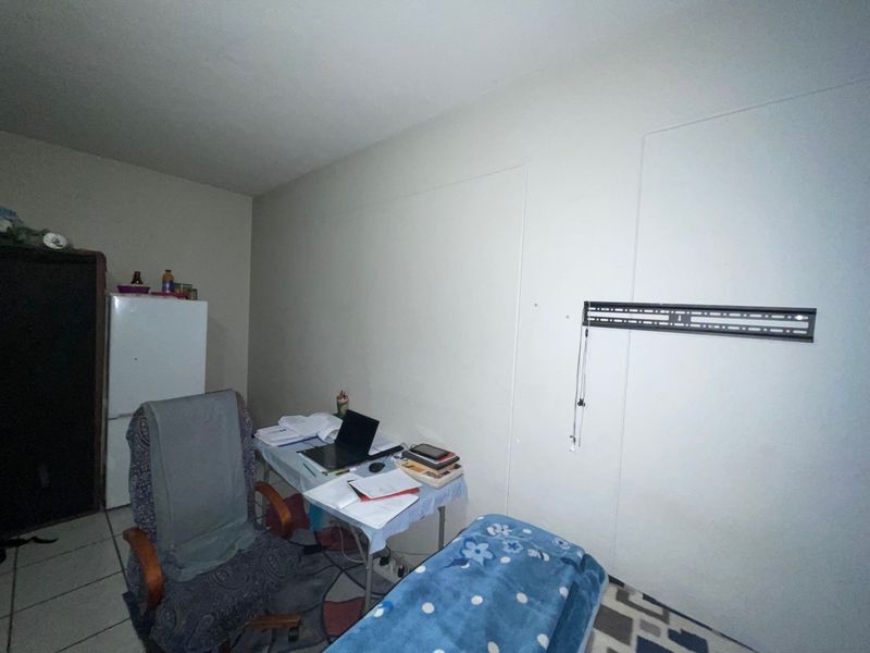 4 Bed Investment Property For Sale in Sunnyside Prime Location. - Photo 6