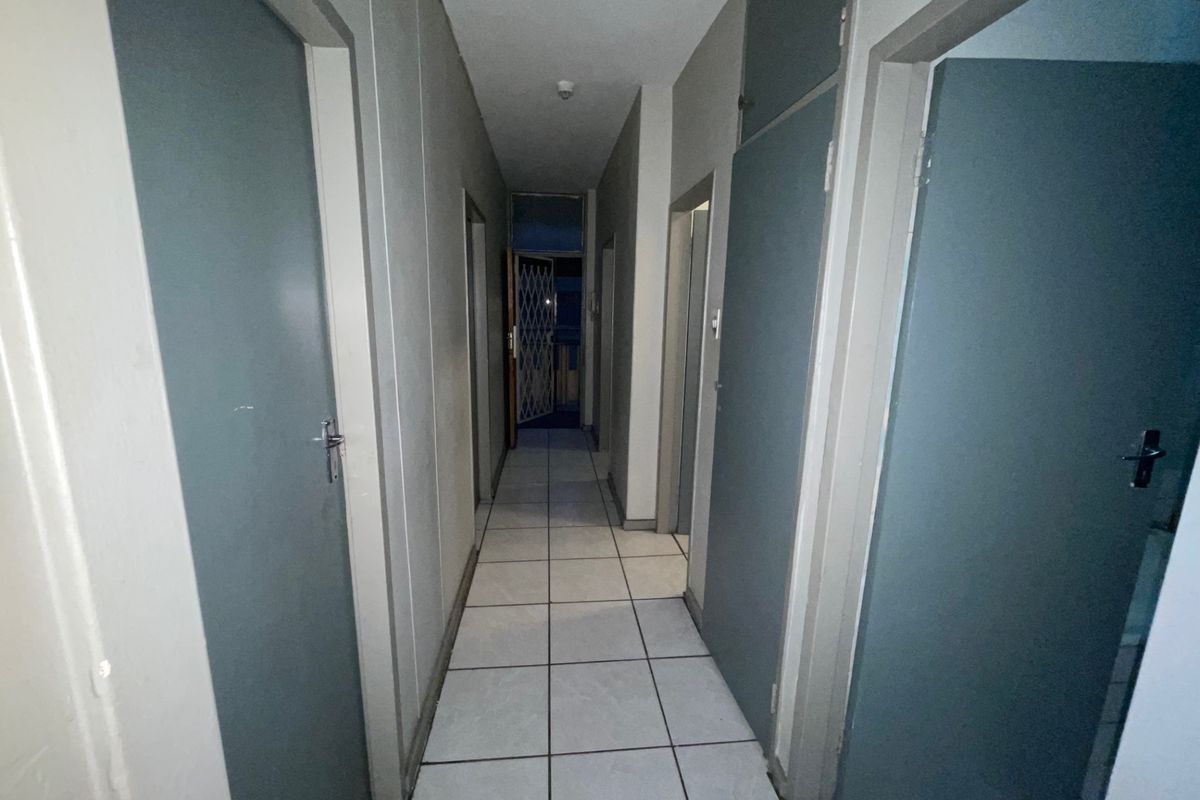 4 Bed Investment Property For Sale in Sunnyside Prime Location. - Photo 3