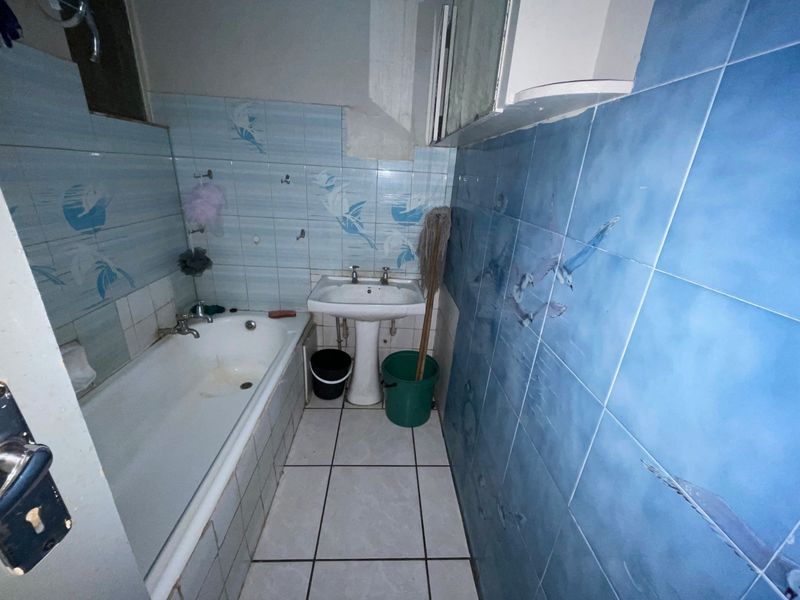 4 Bed Investment Property For Sale in Sunnyside Prime Location. - Photo 8