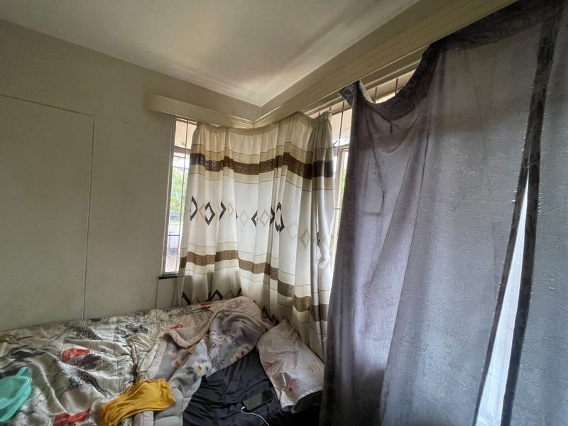 4 Bed Investment Property For Sale in Sunnyside Prime Location. - Photo 7