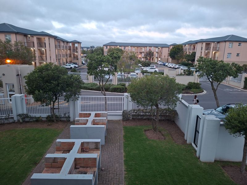 Spacious 2 Bedroom Corner Apartment for Sale in Buh-Rein Estate, Kraaifontein - Photo 7