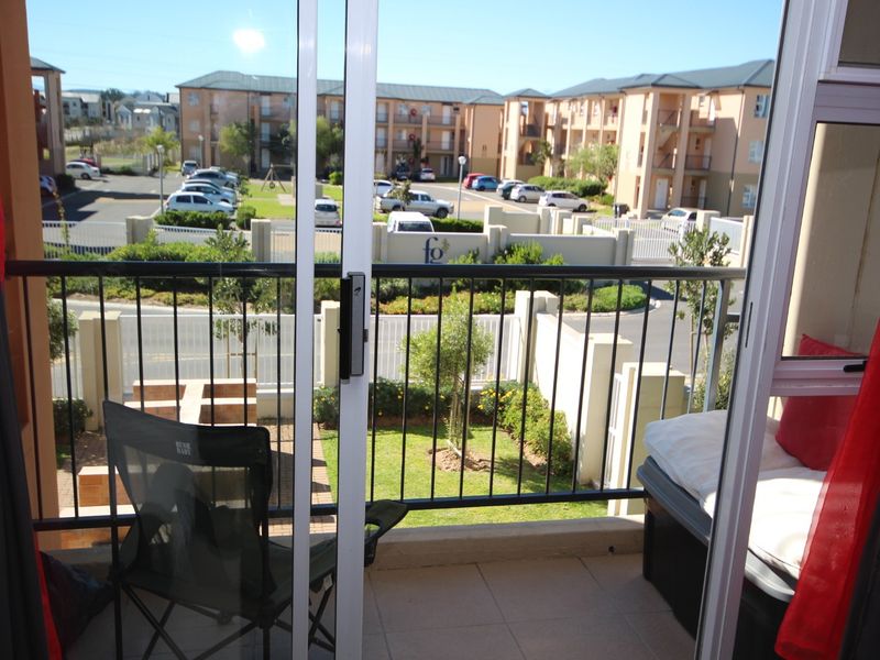 Spacious 2 Bedroom Corner Apartment for Sale in Buh-Rein Estate, Kraaifontein - Photo 6