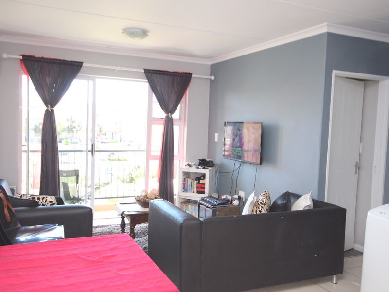 Spacious 2 Bedroom Corner Apartment for Sale in Buh-Rein Estate, Kraaifontein - Photo 8