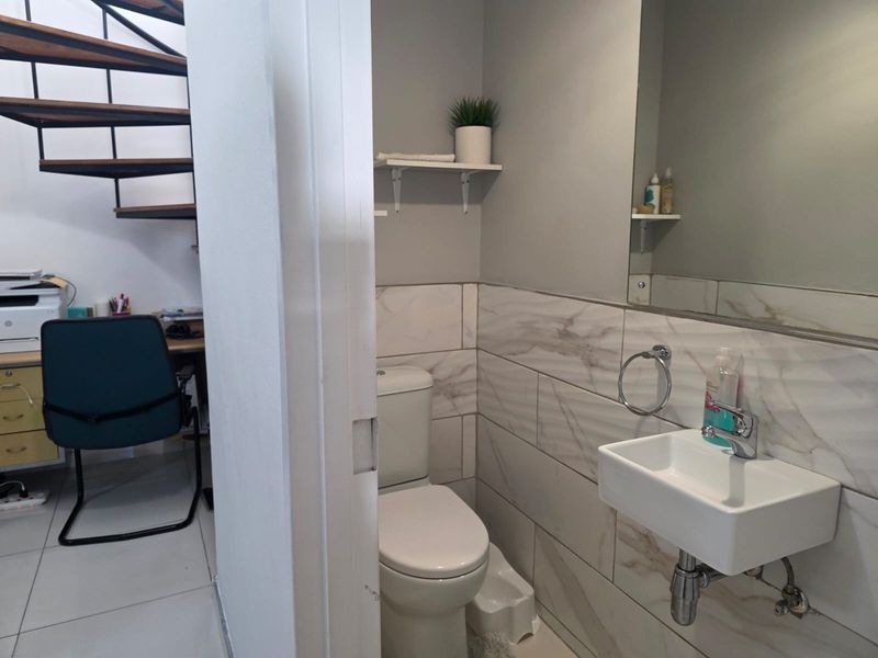 Townhouse at The Hamptons For Sale in Parklands, Blouberg - Photo 10