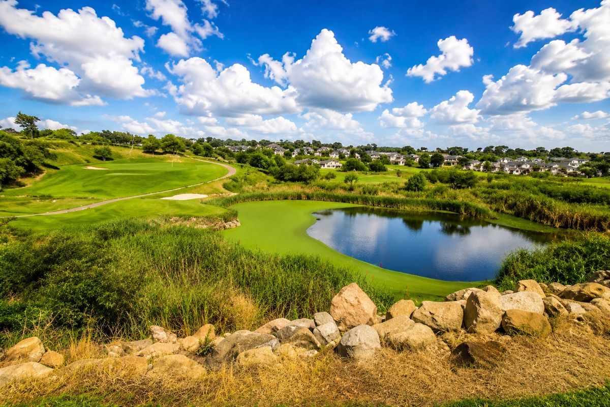 Apartment For Sale in Jackal Creek Golf Estate, Randburg - Photo 2