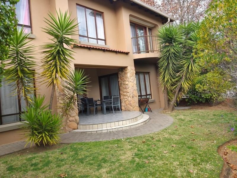 Beautiful family home for sale in Montecello Estate - Photo 1