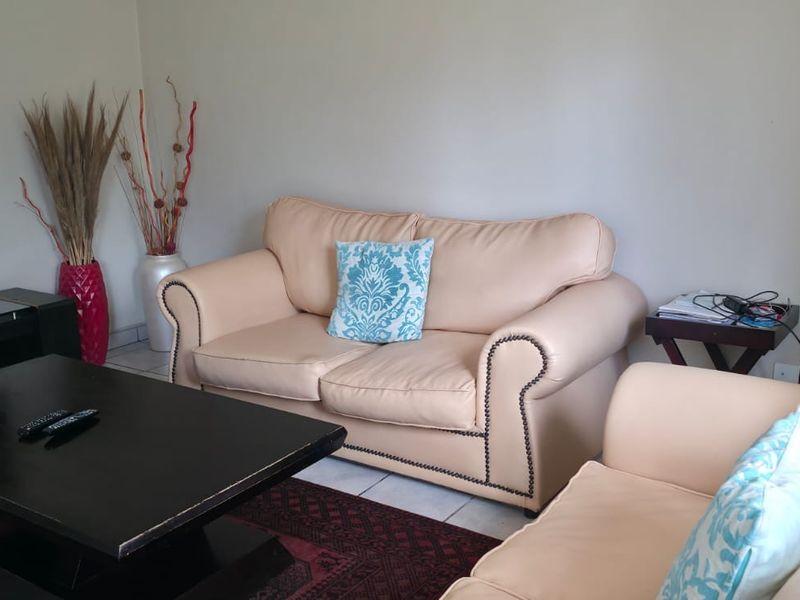 Beautiful family home for sale in Montecello Estate - Photo 8