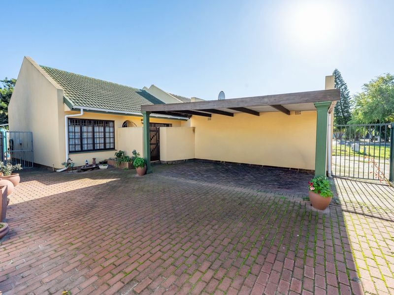 Charming, well maintained, 2 bedroom Townhouse - Photo 7