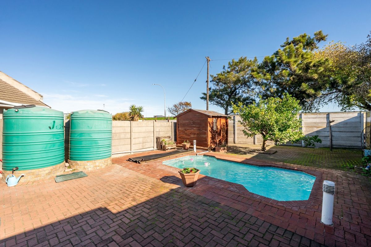 Charming, well maintained, 2 bedroom Townhouse - Photo 4