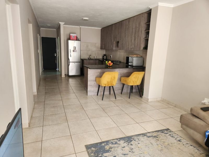 Groundfloor townhouse with private garden - Photo 10