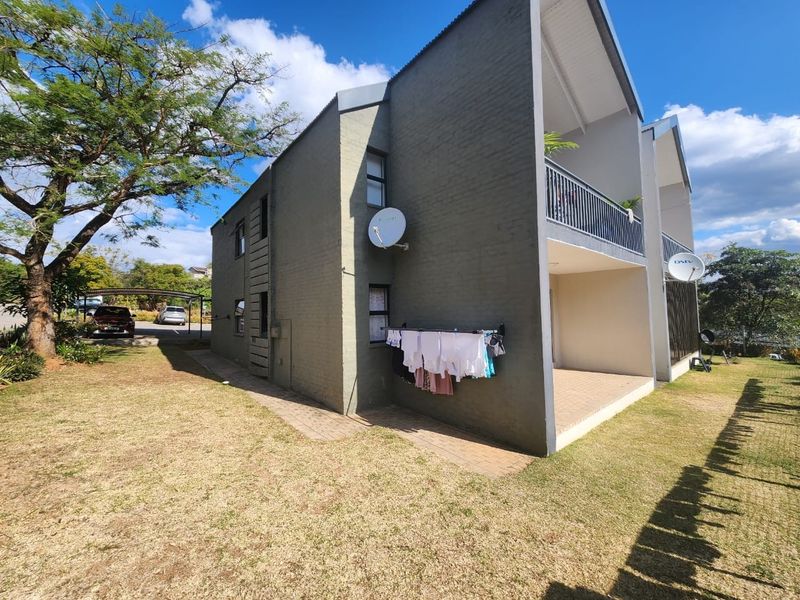 Groundfloor townhouse with private garden - Photo 7