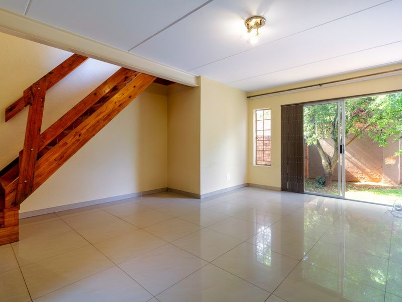 3 Bedroom House To Rent in Weltevreden Park. AVAILABLE IMMEDIATELY! - Photo 10