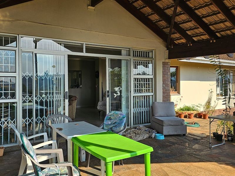 3 Bedroom , 3 Bathroom Family House with Flat - Photo 3