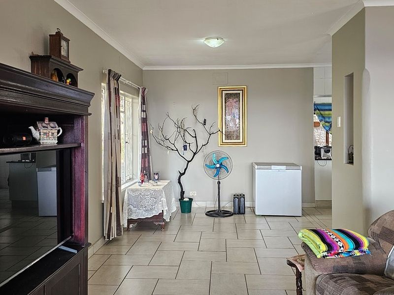3 Bedroom , 3 Bathroom Family House with Flat - Photo 9