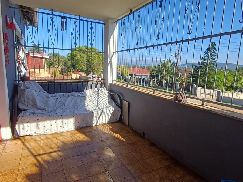 House For Sale in Van Riebeeck Hoogte Uitenhage Eastern Cape - Photo 3