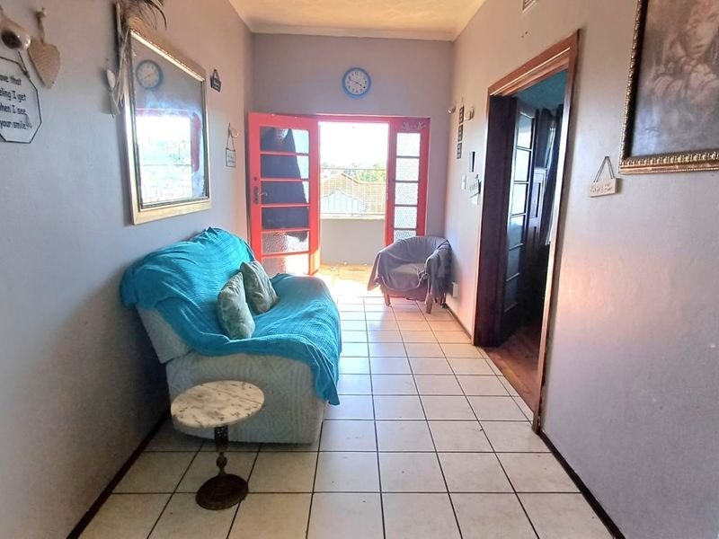 House For Sale in Van Riebeeck Hoogte Uitenhage Eastern Cape - Photo 5