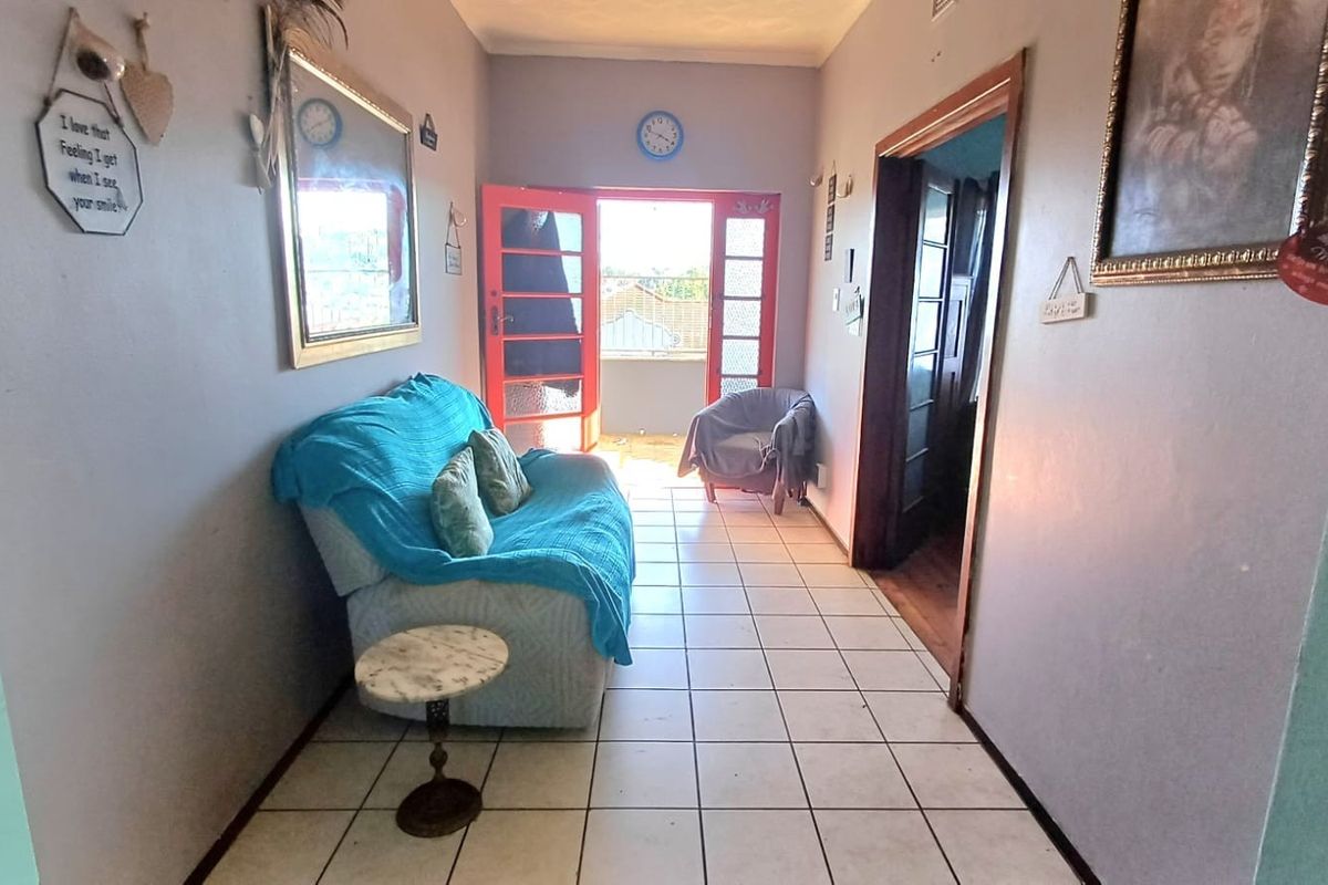 House For Sale in Van Riebeeck Hoogte Uitenhage Eastern Cape - Photo 5