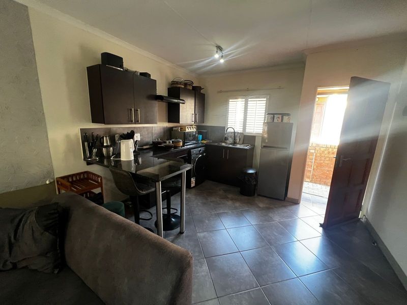 2 Bedroom Townhouse for Sale in The Reeds - Photo 6