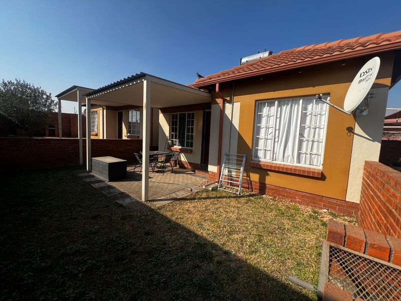 2 Bedroom Townhouse for Sale in The Reeds - Photo 4