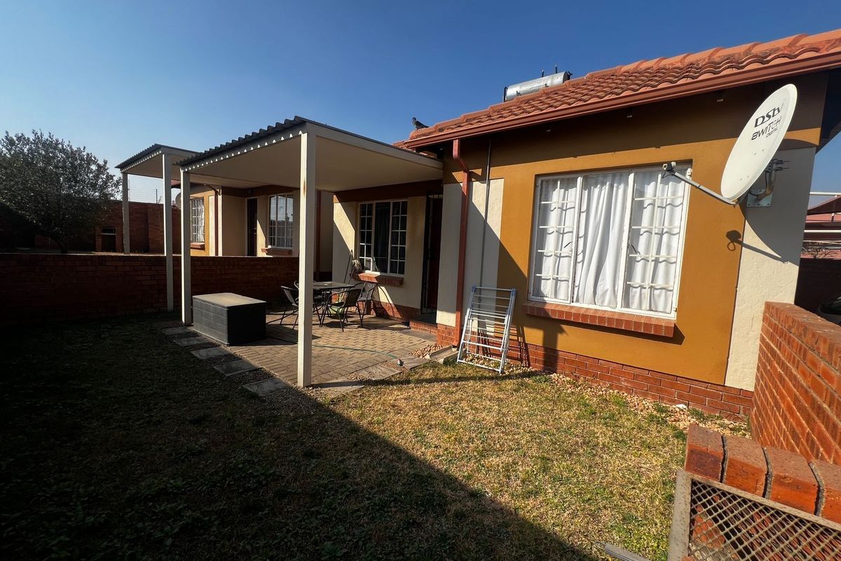 2 Bedroom Townhouse for Sale in The Reeds - Photo 4
