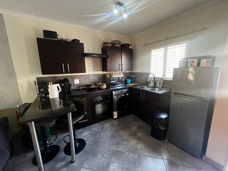 2 Bedroom Townhouse for Sale in The Reeds - Photo 5