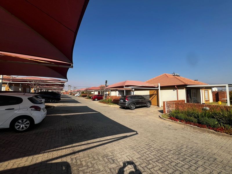 2 Bedroom Townhouse for Sale in The Reeds - Photo 3