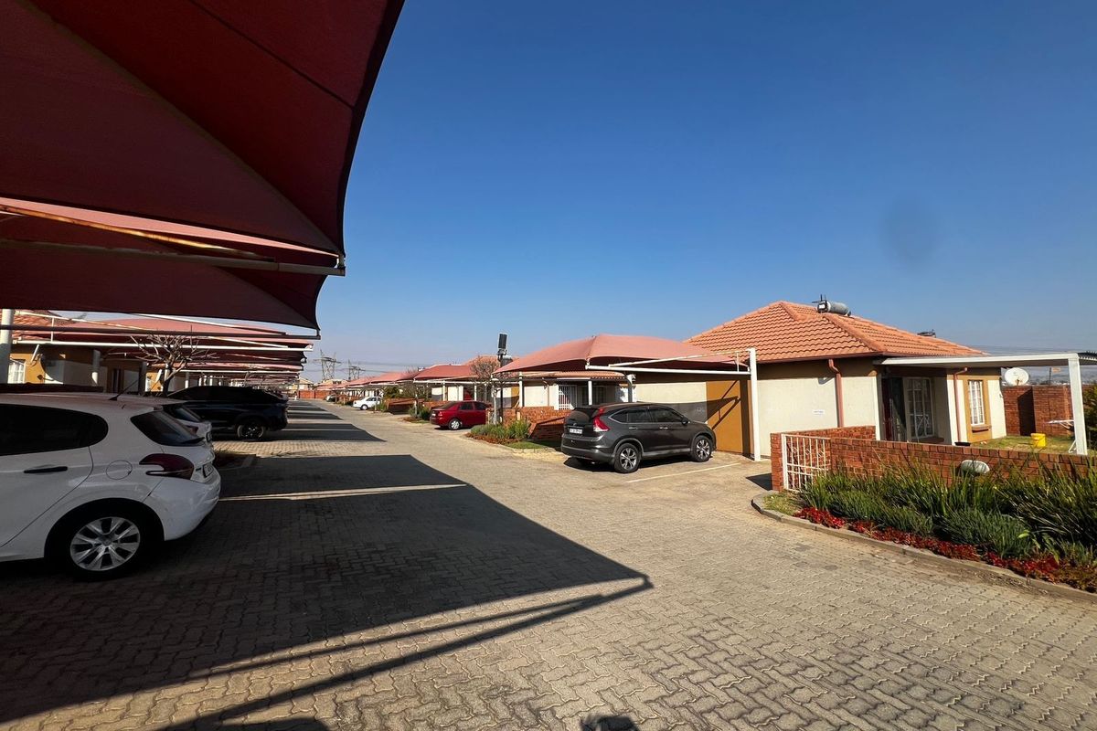 2 Bedroom Townhouse for Sale in The Reeds - Photo 3