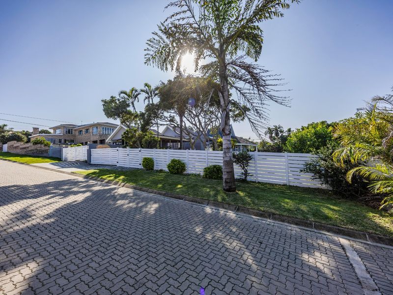 Coastal Living at Its Best - Versatile Family Home with Income Potential in Sunrise-on-Sea - Photo 5