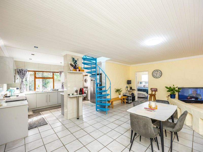 Coastal Living at Its Best - Versatile Family Home with Income Potential in Sunrise-on-Sea - Photo 9