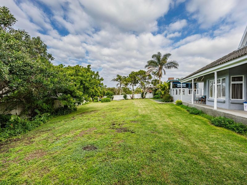 Coastal Living at Its Best - Versatile Family Home with Income Potential in Sunrise-on-Sea - Photo 4