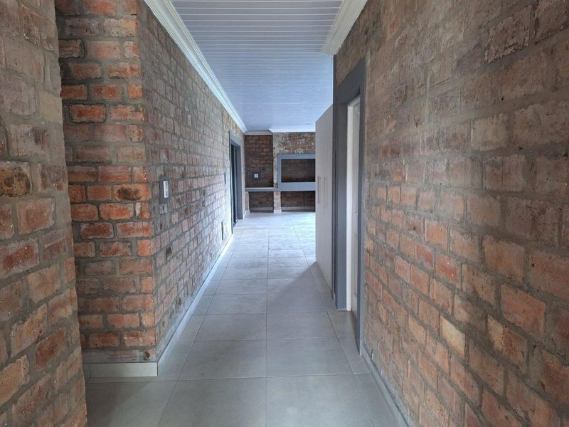 House For Sale in Albertinia - Photo 5