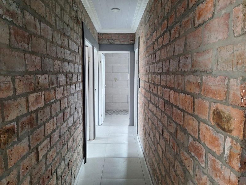 House For Sale in Albertinia - Photo 4