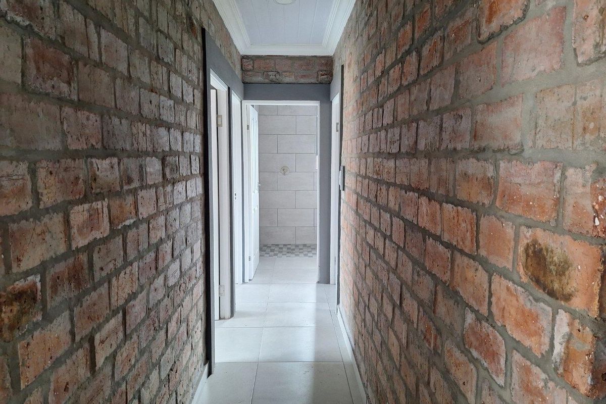 House For Sale in Albertinia - Photo 4