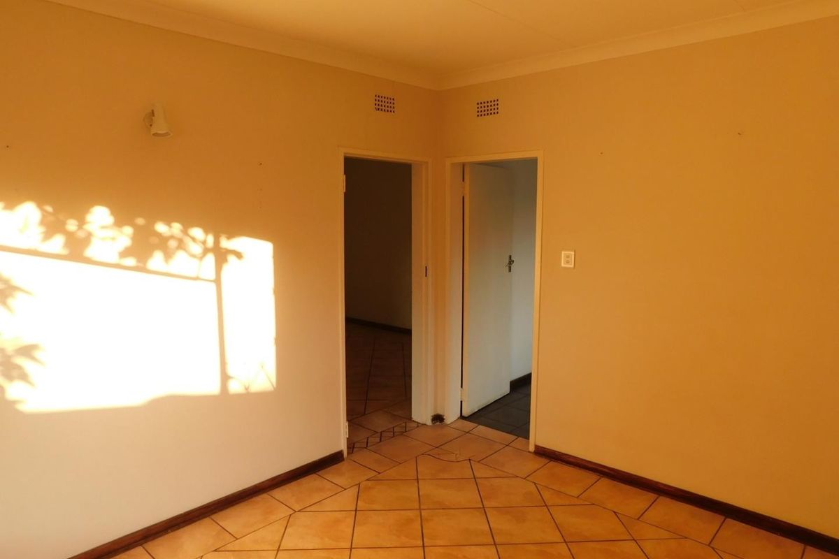 House For Sale in Northmead, Benoni - Photo 5