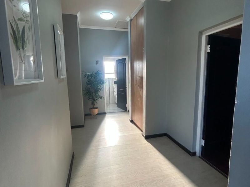 4 Bedroom house ideal for student accomodations in Goodwood. - Photo 3