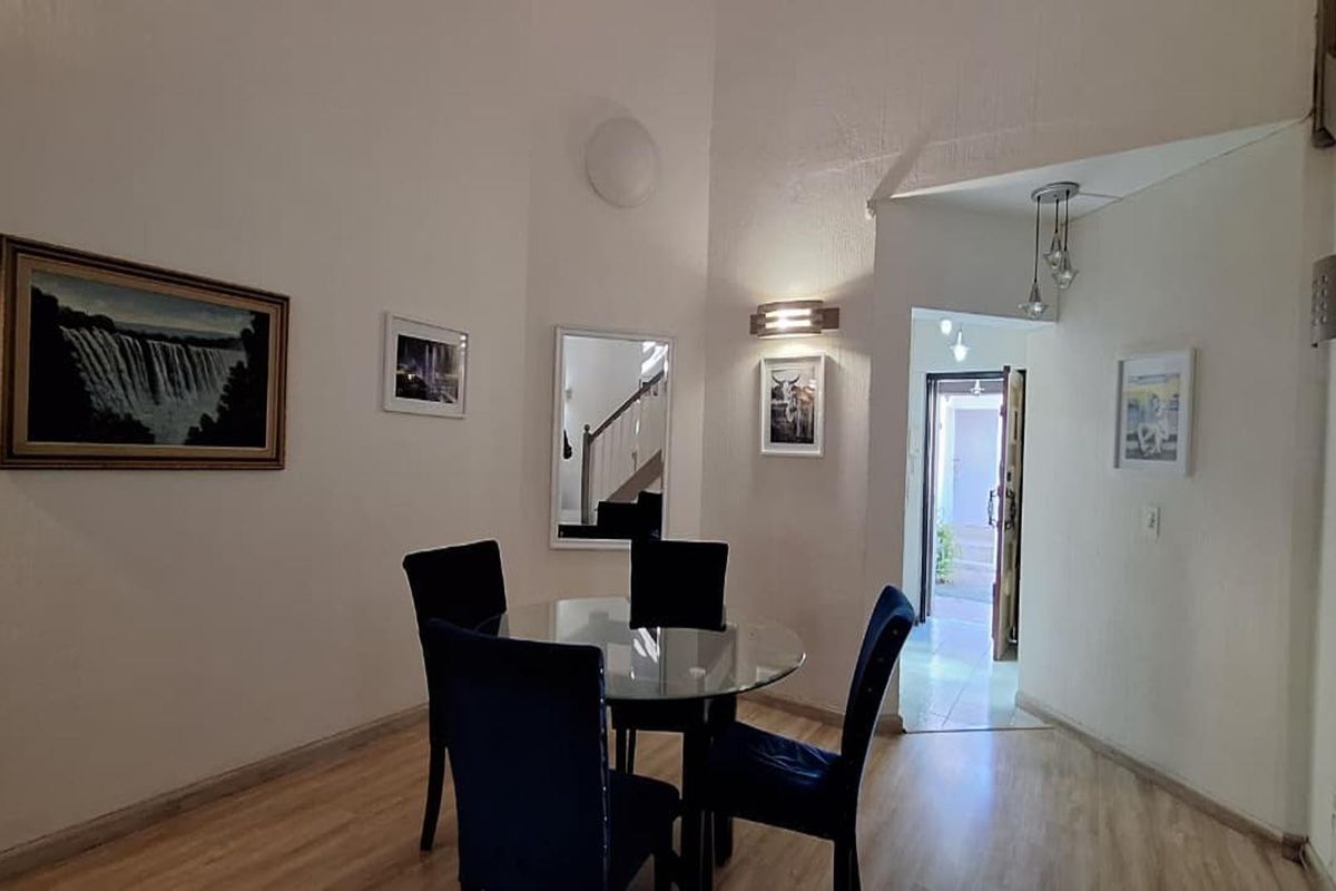 4 Bedroom House for Sales in Bryanston R1 950 000.00 - Photo 5