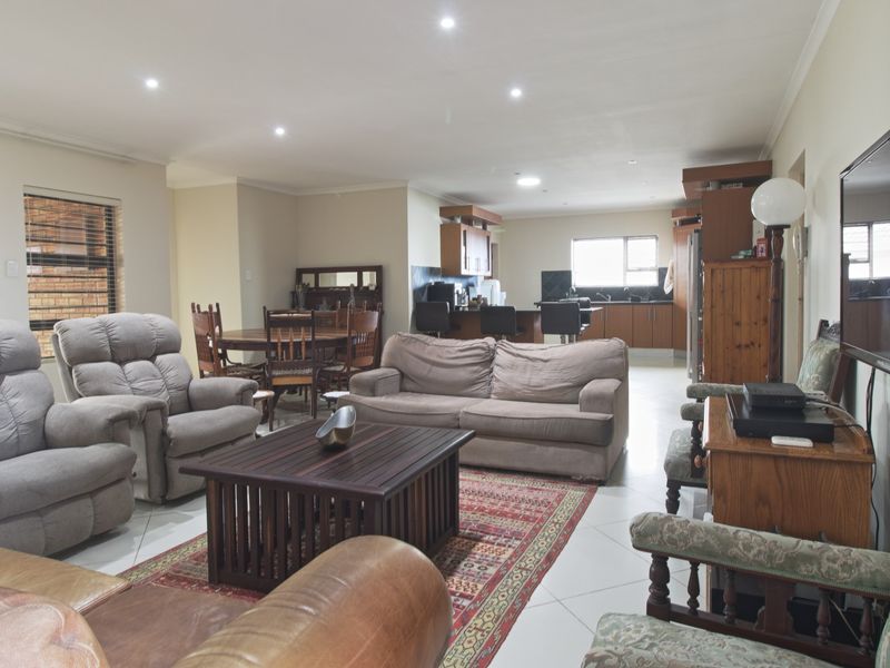 Just Listed | Energy-Efficient 3 Bedroom Family Home for Sale in Noorsekloof, Jeffreys Bay - Photo 6