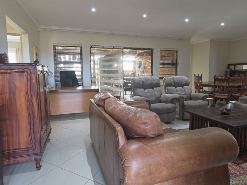 Just Listed | Energy-Efficient 3 Bedroom Family Home for Sale in Noorsekloof, Jeffreys Bay - Photo 5