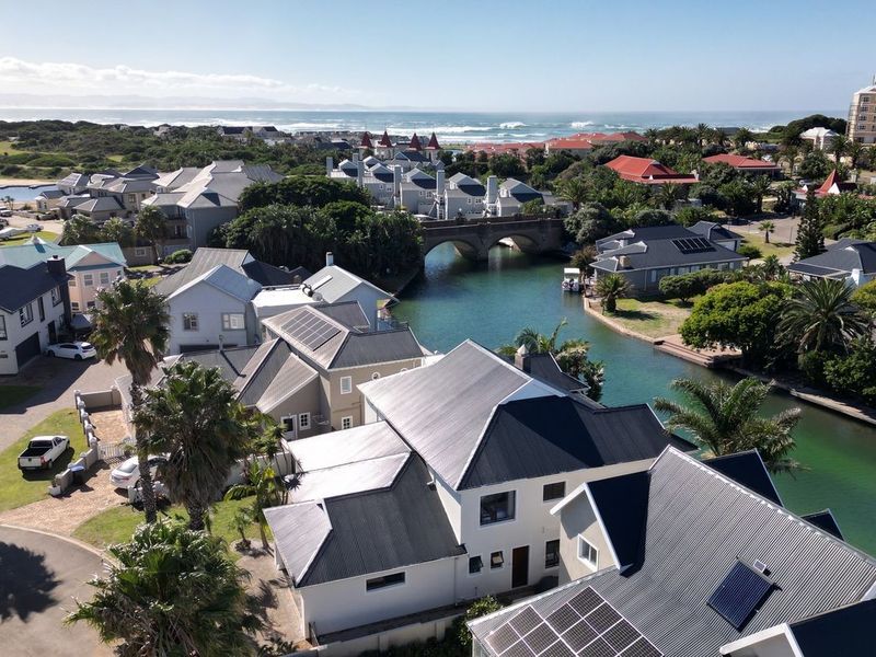 House For Sale in Marina Martinique, Jeffreys Bay - Photo 1