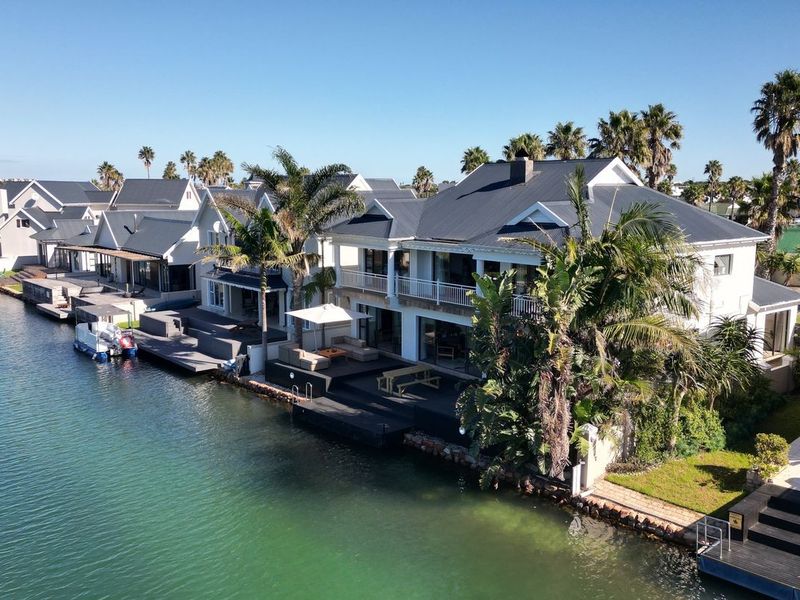 House For Sale in Marina Martinique, Jeffreys Bay - Photo 2