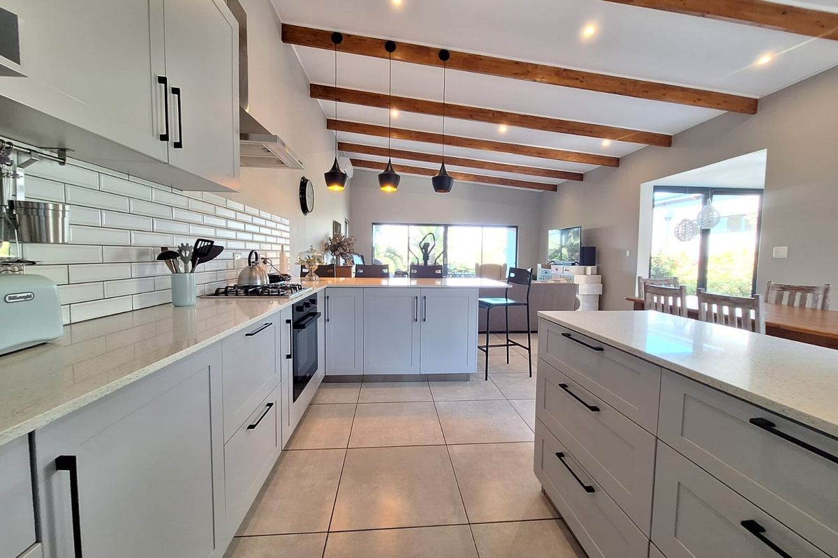 Spacious and Well Designed 4 Bedroom Home in Palm Lakes Estate - Photo 3