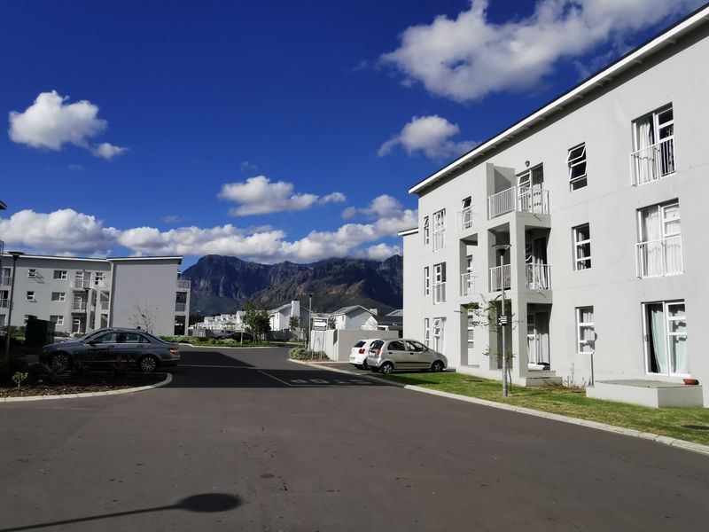 Modern 1 Bedroom Apartment To Rent in La Vie Estate, Paarl - Photo 1